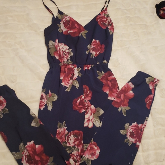 Forever 21 Pants - Forever 21 floral jumpsuit